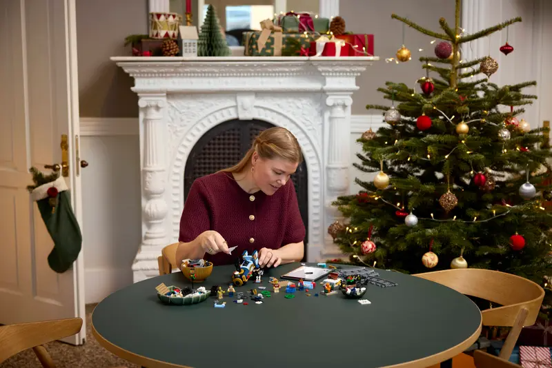 LEGO® Icons Holiday Express Train (Set 10361)