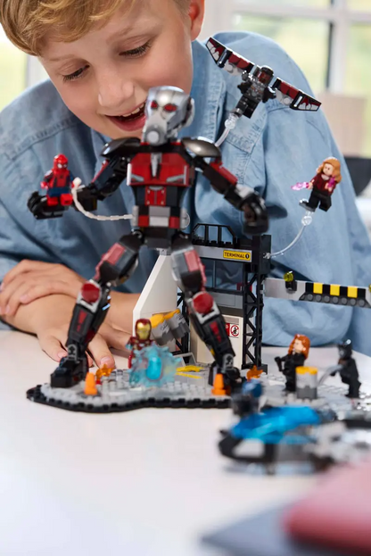 LEGO® Marvel Civil War: Airport Showdown (Set 76314)