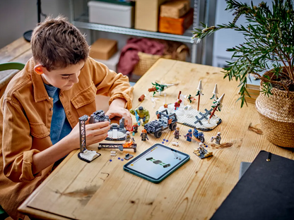 LEGO® Marvel Avengers Assemble: Hydra Snow Base Assault (Set 76291)