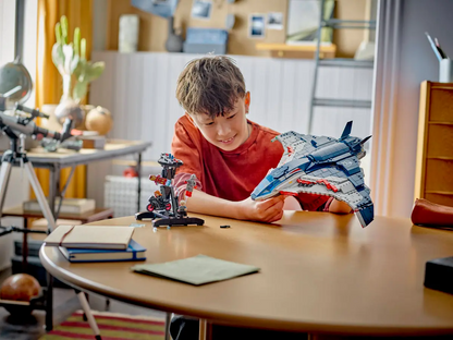 LEGO® Marvel Quinjet Assault: Age of Ultron Edition (Set 76325)